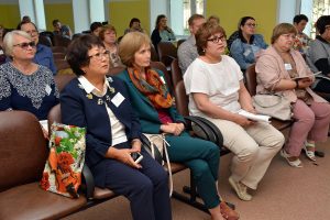 Учитель из Калмыкии Нина Ходжаева поделилась опытом с коллегами из Сахалина   