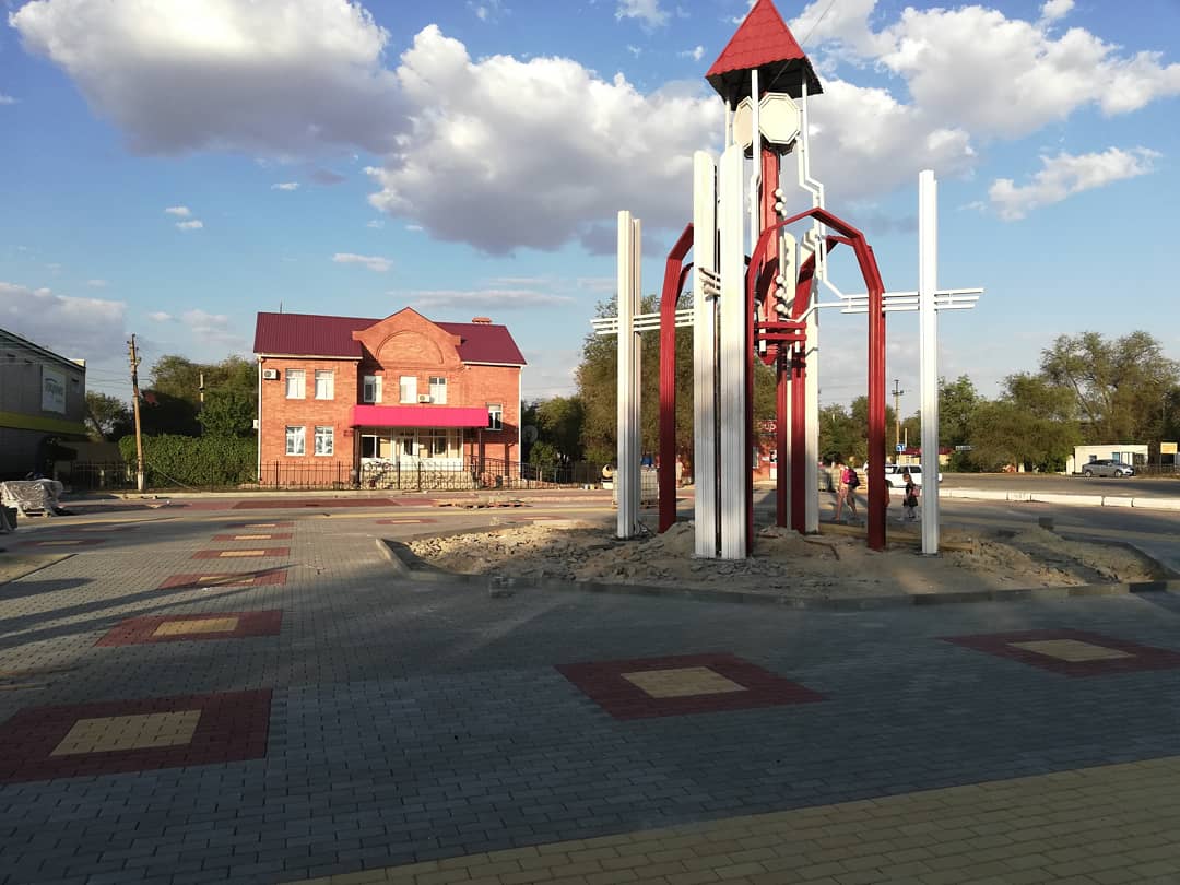 Погода в приютном калмыкия. Село Приютное Калмыкия. Площадь Приютное Республика Калмыкия. Достопримечательности Приютного Калмыкия. Приютное Калмыкия достопримечательности.