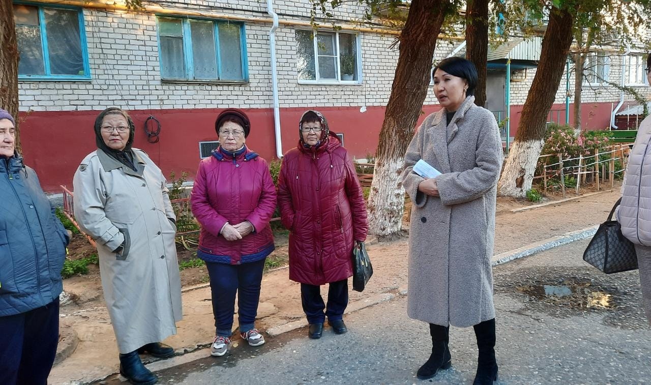 В Калмыкии продолжается приемка многоквартирных домов после капремонта  кровель - Степные вести