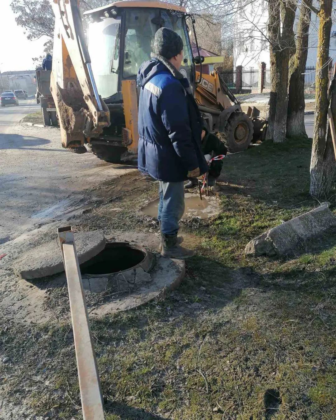 В Элисте по улице Ипподромной произошла утечка на водопроводной линии -  Степные вести