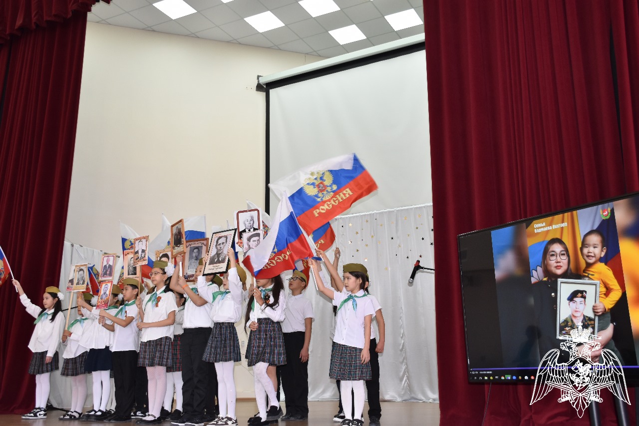 В Элисте прошел конкурс инсценированной песни среди школьников начальных  классов «Песни, опаленные войной» - Степные вести