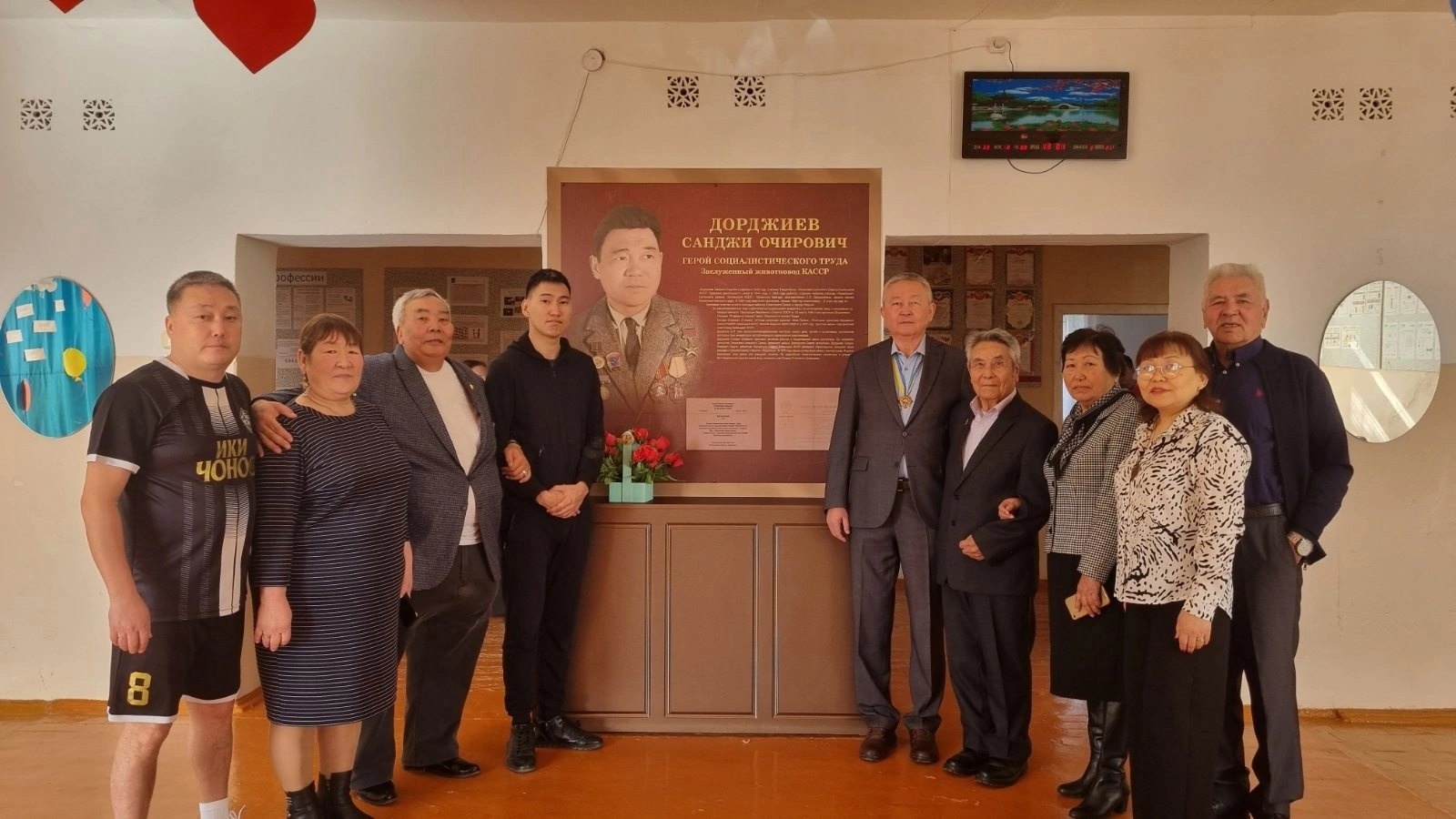 степь в респубоики калмыки. ульяновка школа яшалтинский район. яшалтинский детский сад. ульяновское калмыкия. одинокий тополь в калмыкии.