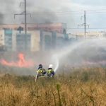 Элистинские пожарные ликвидировали возгорание сухой растительности