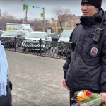 Жительниц Калмыкии ловил «цветочный патруль»