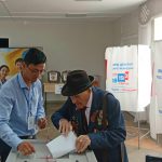 В Калмыкии на выборах в Госдуму проголосовал столетний ветеран