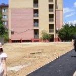 На территории Калмыцкого университета обустроили пешеходную дорожку
