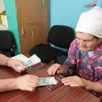 Пенсии и выплаты за май часть жителей Калмыкии получит досрочно