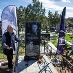 В Калмыкии почтили память режиссера драмтеатра и его супруги