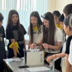 Школьники Элисты сдали «Веселую сессию»