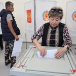 Избиратели одного из самых крупных участков в Элисте сделали аншлаг с 8 утра 