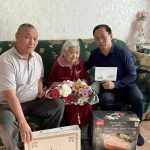 Жительницу Калмыкии поздравили с 96-летием