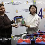 В Калмыкии детям вручают новогодние подарки от фонда «Дари добро»
