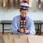 Детской школе Элисты  подарили музыкальный инструмент