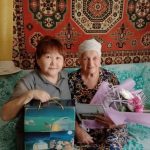 Жительницу Калмыкии поздравили с 94-летием
