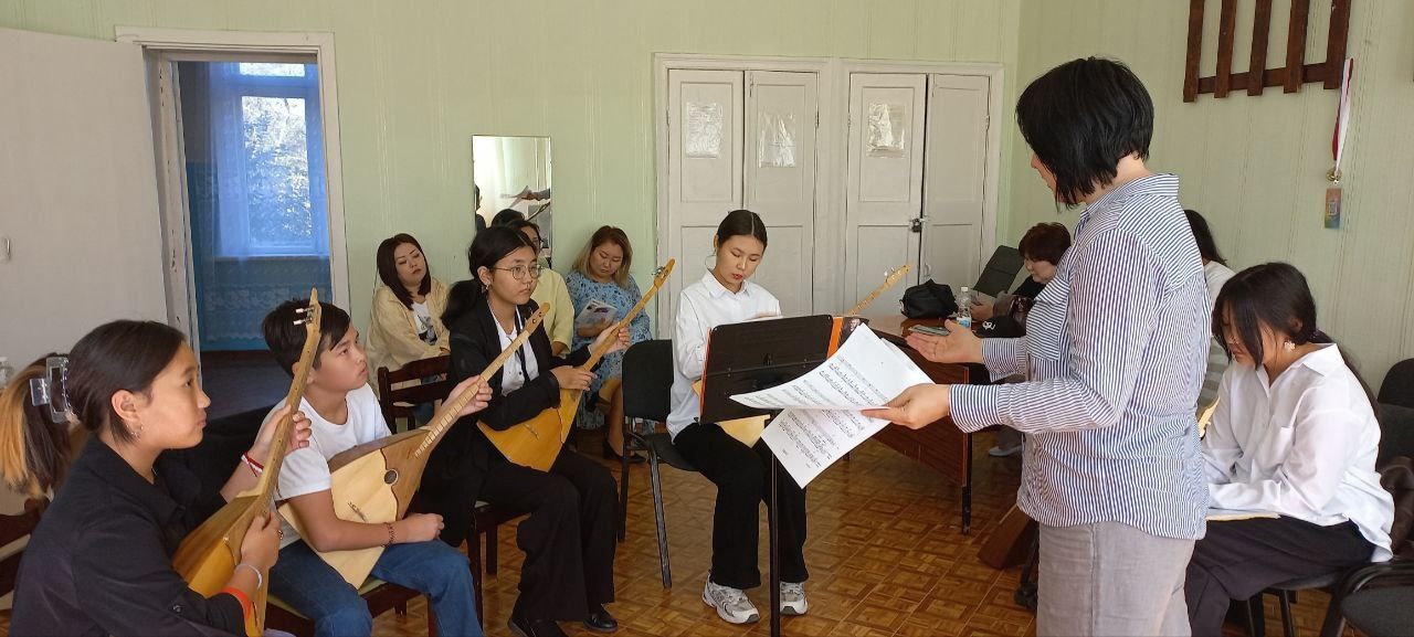 Родной язык Дагестан. День родного языка в Дагестане. Родной русский язык фото. Международный день культуры 2022.