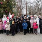 Дед Мороз и Снегурочка поздравляют детвору Калмыкии