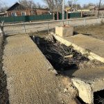 В Калмыкии прокуратура заставила районные власти убрать строительный мусор у школы