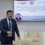 Министр образования и науки Калмыкии встретился с финалистами проекта «Герои 08»