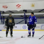 Глава Калмыкии и Герой России Наран Очир-Горяев провели время на льду