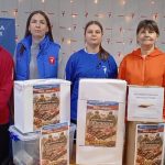 Яшалтинский район поддержал бойцов на передовой сладкими посылками