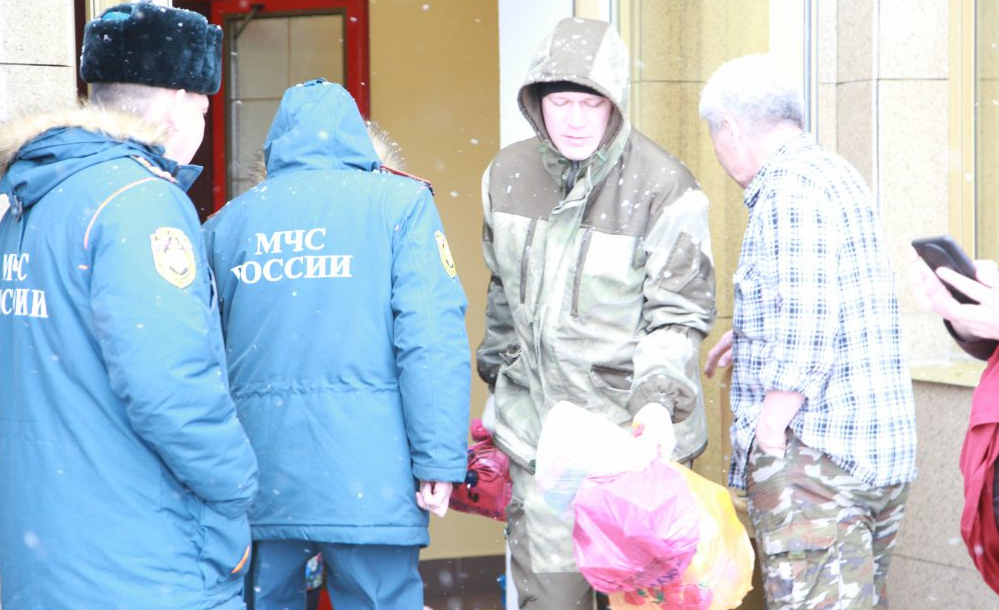Центральный хурул Калмыкии передал гуманитарную помощь беженцам