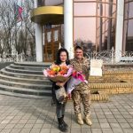 Мобилизованый из Калмыкии и его невеста поженились в луганском ЗАГСе