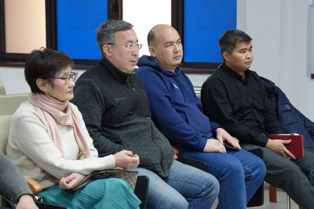 В столице Калмыкии обсудили работу управляющих компаний