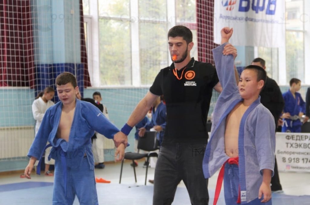 Атлеты из Калмыкии отличились в турнире по спортивной борьбе