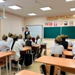 Ветеран СВО провел урок мужества в элистинской школе № 12